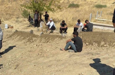 Batman’da saldırıda yaşamını yitiren aile, yoğun güvenlik önlemleri altında toprağa verildi 