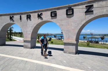 Battalgazi Belediyesi’nden Kırkgöz Sahil Parkı’nda temizlik çalışması 
