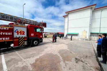 Bayburt Açık Ceza İnfaz Kurumunda yangın tatbikatı yapıldı 