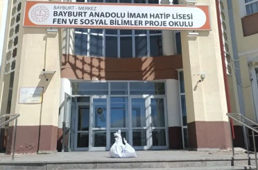 Bayburt Anadolu İHL öğrencileri 55 kilogram atık pil topladı 