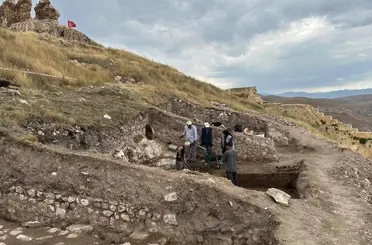 Bayburt Kalesi’nde arkeolojik kazılar sürüyor: Tarih İlk Tunç Çağı’na uzanıyor
