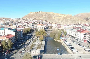Bayburt’ta 2 vali yardımcısı ve 2 kaymakamın görev yeri değişti 