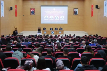 Bayburt’ta ‘Cumhuriyetin İkinci Asrında Türkiye Yüzyılı’ paneli düzenlendi 