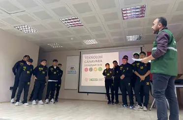Bayburt’ta genç futbolculara bağımlılıkla mücadele eğitimi
