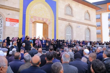 Bayburt’ta hacı adayları dualarla kutsal topraklara uğurlandı 