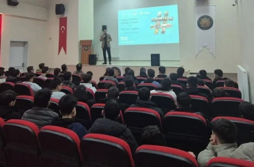 Bayburt’ta öğrencilere yapay zekâ eğitimi verildi 