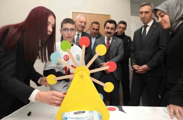 Bayburt’ta özel öğrenciler projelerini fuarda tanıttı 