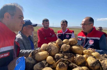 Bayburt’un köylerindeki üreticilere tarımsal bilgilendirme 