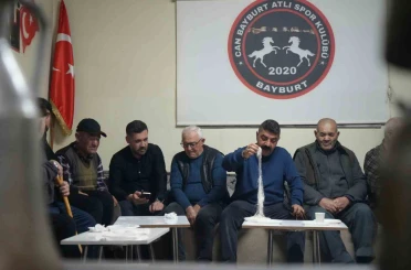 Bayburt’un yöresel lezzeti tel helvası gençleri ve yaşlıları aynı sofrada buluşturdu 