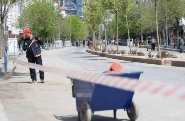 Bayramda görevlerini bırakmadılar: Temizlik işçilerinden takdirlik hareket 