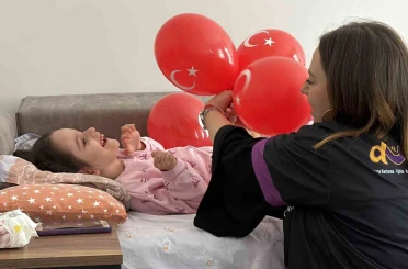 Bayramı hastanede geçiren çocuklara anlamlı ziyaret 
