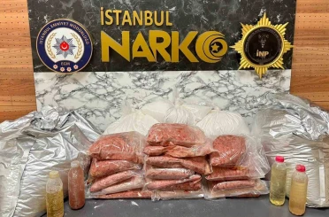 Bayrampaşa’da uyuşturucu imalathanesine baskın: 107 kilogram kimyasal madde ele geçirildi 