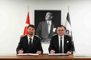 Beşiktaş, Salih Özcan ile 3+1 yıllık sözleşme imzaladı 