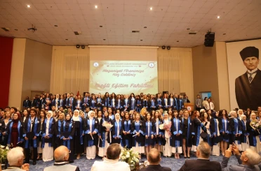 BEUN’da öğrencilikten öğretmenliğe uzanan yolculuk mezuniyet töreni ile taçlandı 