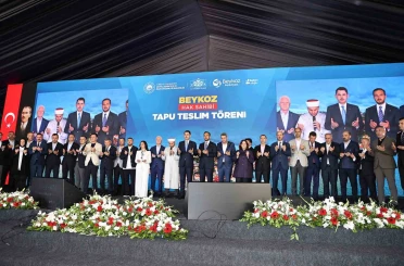 Beykoz’da tarihi gün: 1071 hak sahibi tapusuna kavuştu 