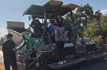 Biga’da sıcak asfalt dökme çalışmaları başladı 