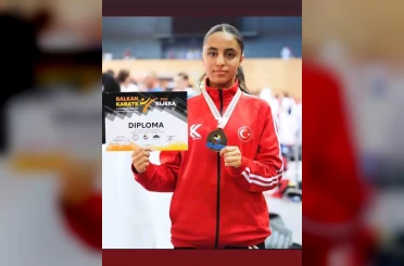 Bilecikli Sporcu Elif Azra Yıldırım Balkan üçüncüsü oldu 