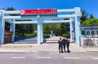 Bilecik’te ’Hakaret’ suçundan aranan şahıs yakalanarak, cezaevine teslim edildi 