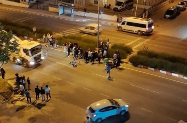 Bilecik’te motosiklet ile elektrikli bisikletin çarpışması sonucu 1’i ağır 3 kişi yaralandı 