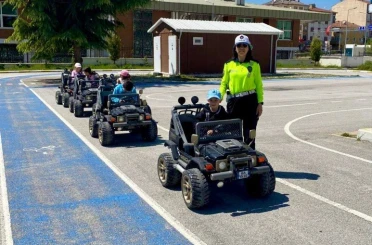 Bilecik’te öğrencilere uygulamalı trafik eğitimi 