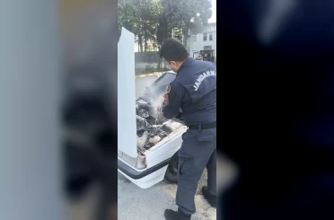 Bilecik’te park halindeki araç bir anda alev aldı 