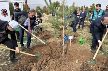 Bingöl’de 25 bin fidan toprakla buluştu 
