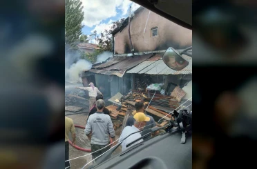Bingöl’de ev yangını: 2 kişi dumandan etkilendi 