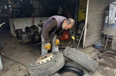 Bingöl’de havalar ısınmadı lastik değişimi gecikti: Sürücüler beklemede 