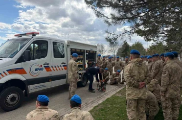 Bingöl’de jandarma personeline enkazda arama kurtarma eğitimi 