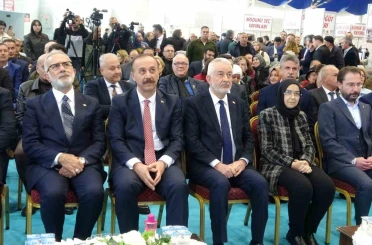 Binlerce kitapseveri yazarlarıyla buluşturacak "8. Isparta Kitap Fuarı" açıldı 