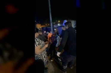 Bir anda parlayan at sahibine kabusu yaşattı 
