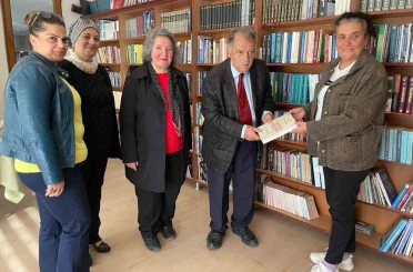 Bir ömrün bilgisi raflarda: Kürkçüoğlu’ndan 800 kitaplık bağış 