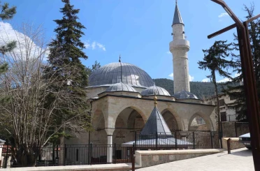 Birçok badire atlatan 508 yıllık cami tarihe tanıklık etmeye devam ediyor