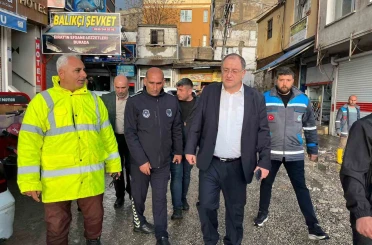 Birecik’te yağış sonrası ekipler harekete geçti 