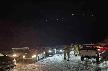 Bitlis-Baykan yolu ulaşıma kapandı, 3 saat sonra kontrollü açıldı 