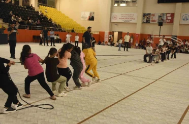 Bitlis’te geleneksel çocuk oyunları şenliği 