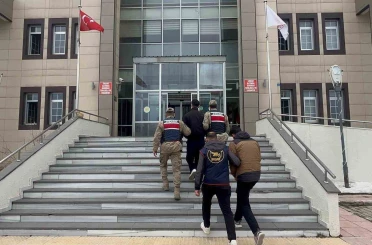 Bitlis’te göçmen kaçakçılığı operasyonu 