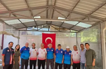 Bocce maçında dostluk kazandı

