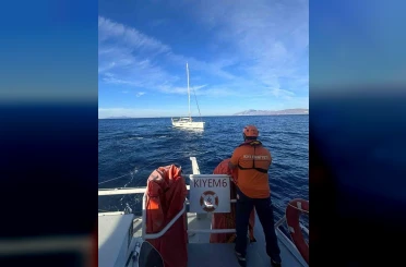 Bodrum Akçalı Adası açıklarında arızalanan yelkenli tekne kurtarıldı 