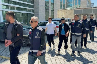 Bodrum katta dehşet: Konuşmak için çağırdıkları genci darp edip gasp ettiler 