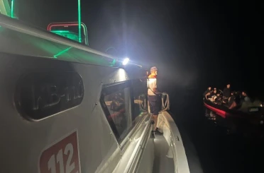 Bodrum’da 26 düzensiz göçmen kurtarıldı, 1 kaçakçı şüphelisi yakalandı 