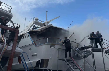 Bodrum’da Sadri Şener’in motoryatında yangın çıktı 