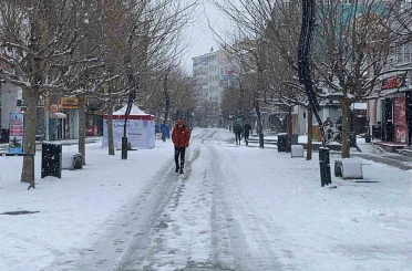Bolu güne beyaz örtüyle uyandı 