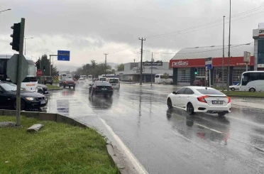 Bolu güne yağışla uyandı 