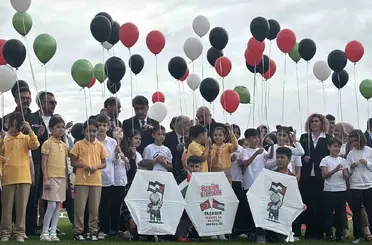 Bolu’da binlerce öğrenci Gazzeli çocuklar için yürüdü: Gökyüzüne umut uçurdular
