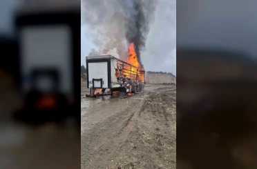 Bolu’da kağıt yüklü dorse alev topuna döndü 