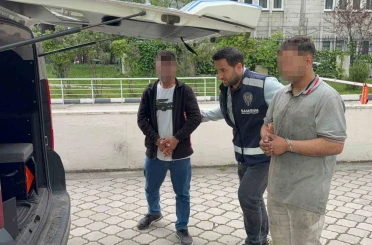 Boşanma aşamasındaki eşini tüfekle kaçıran koca ve yakınları tutuklandı 
