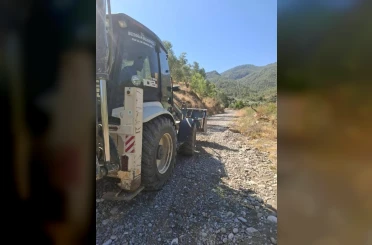 Bozdoğan’da arazi yolları bakıma alındı 