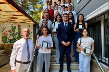 Bozdoğan’da LGS başarısı gösteren öğrenciler ödüllendirildi 