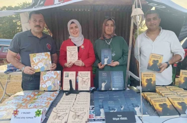 Bozüyüklü yazarlar Kınık’ta okurlarıyla buluştu 